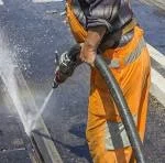 High-pressure hydro jetting nozzle and equipment flushing pipe walls clean